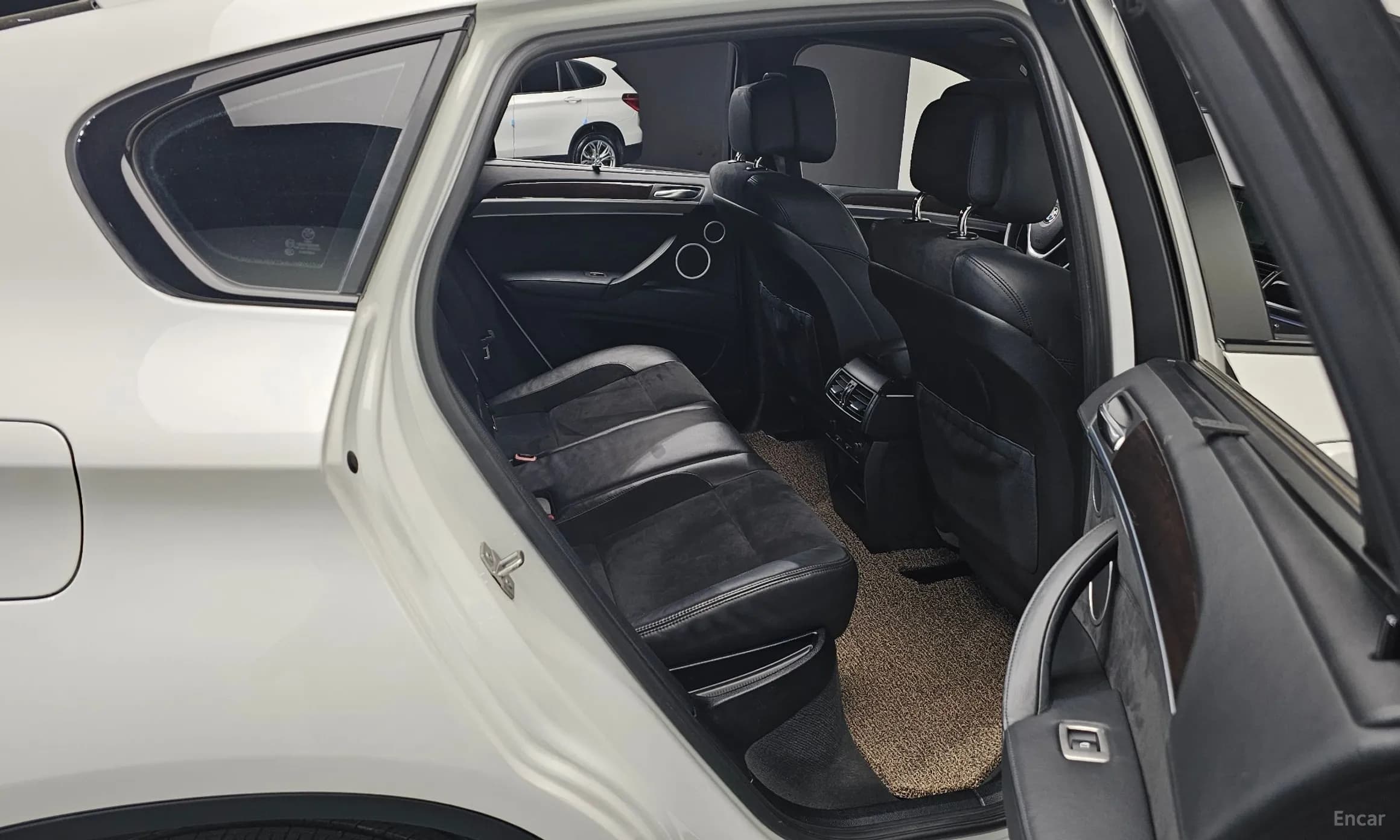 X6 (E71)