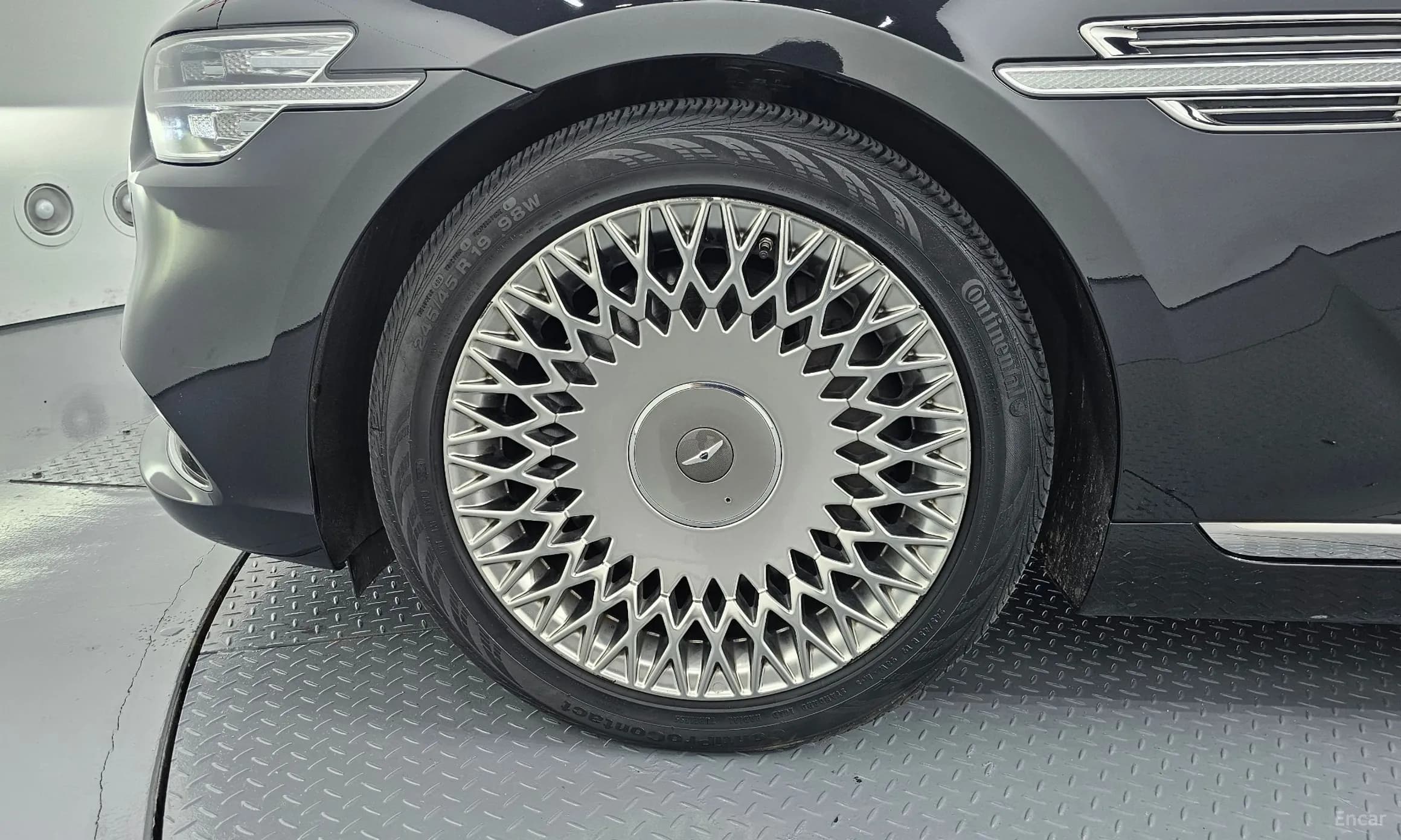 G90