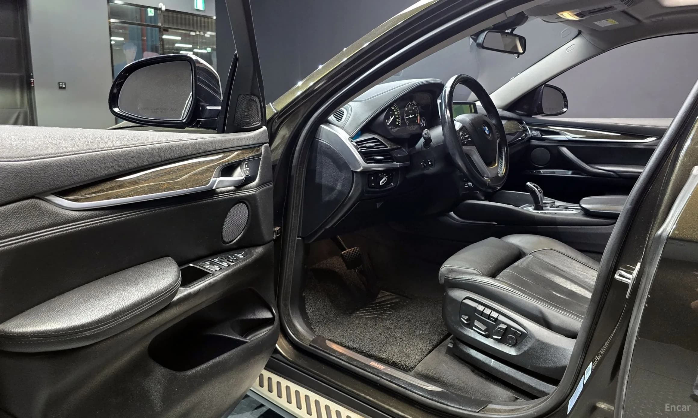 X6 (F16)