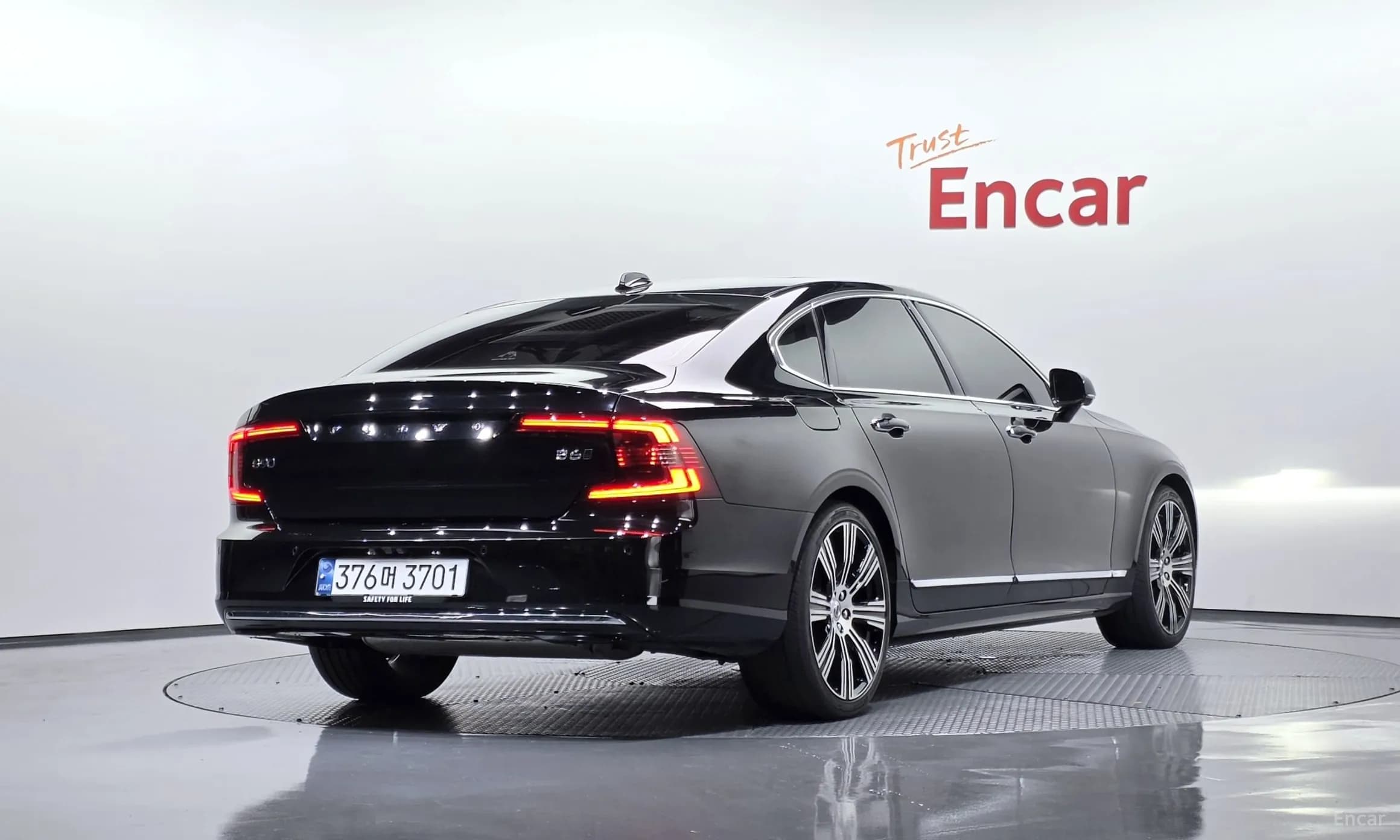 S90