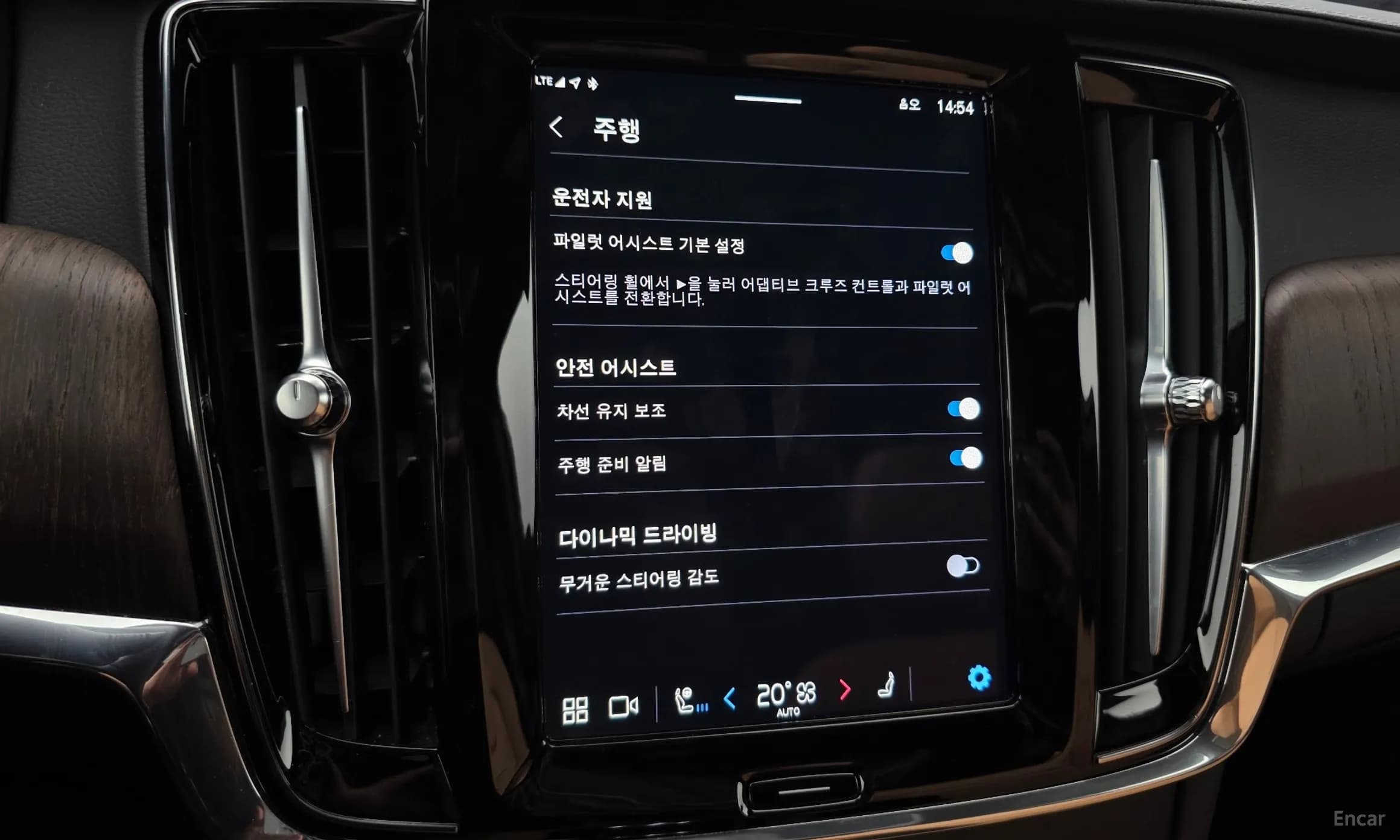 S90