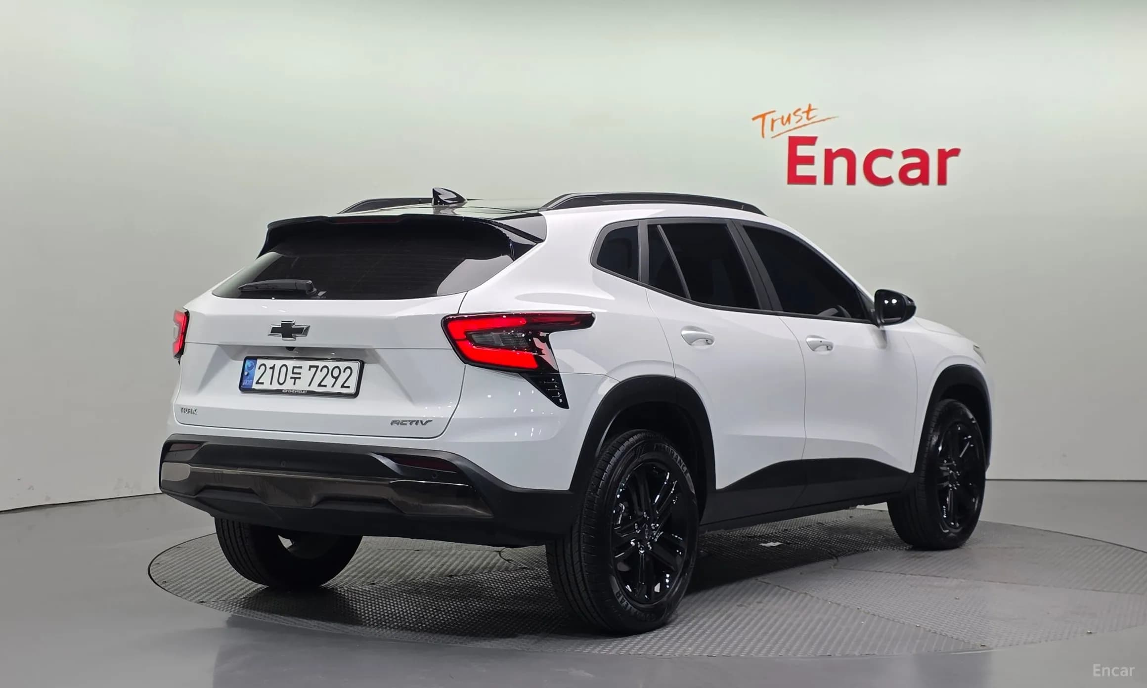 Trax Crossover