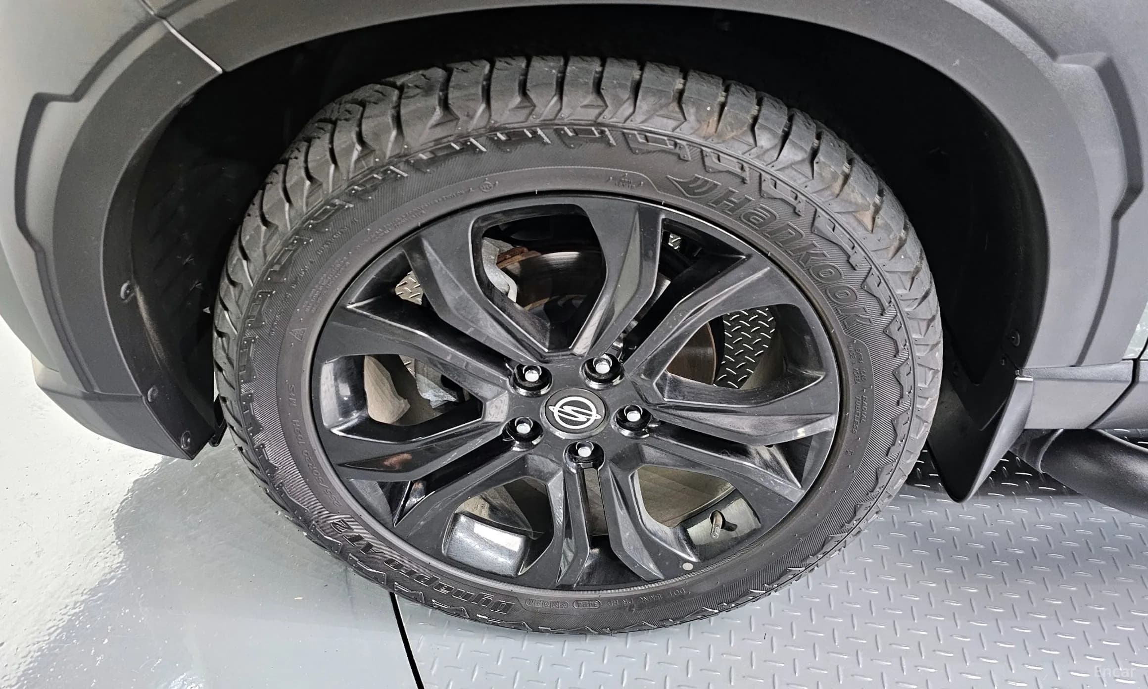 Rexton Sports Khan