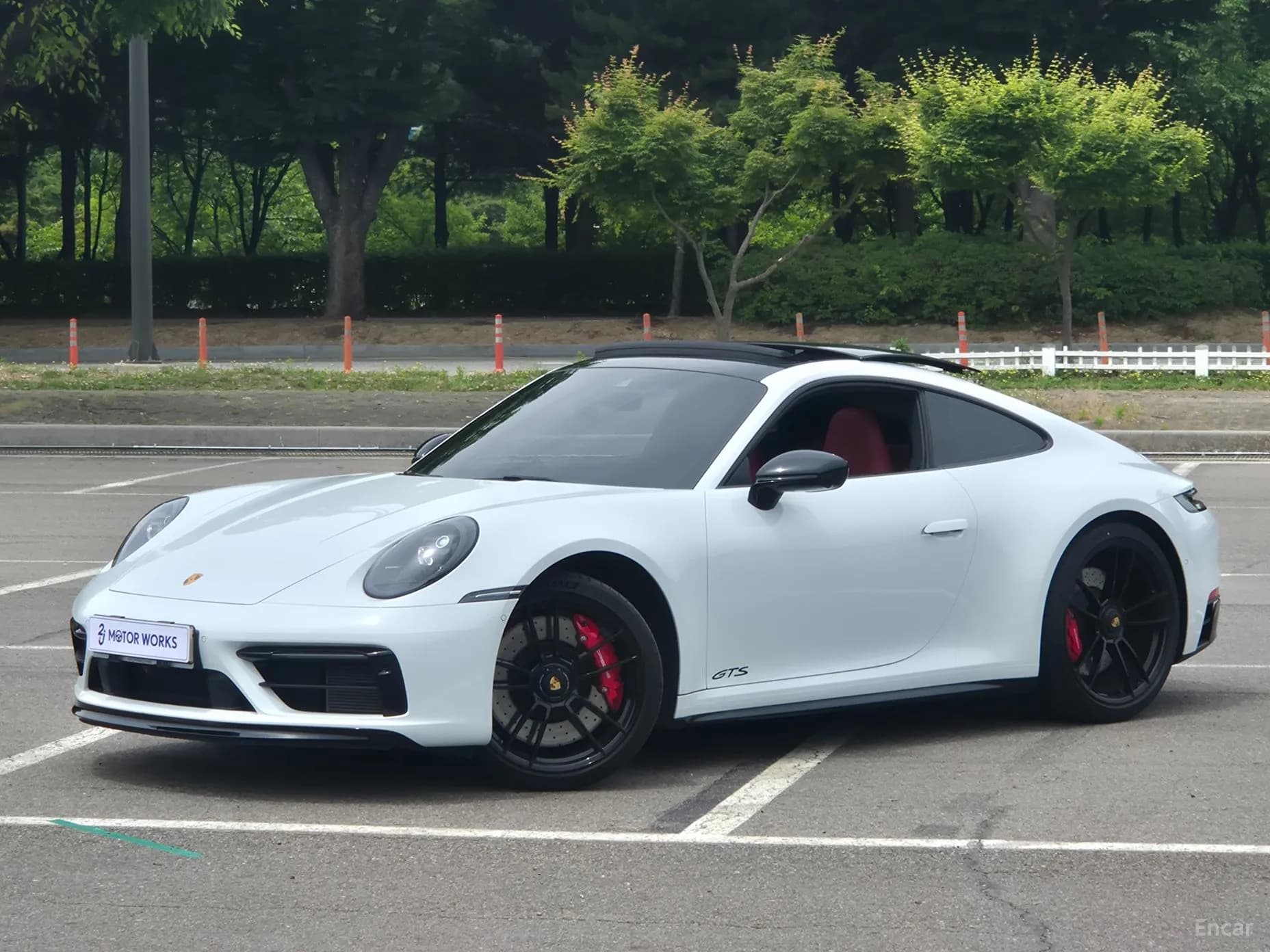 911 (992)