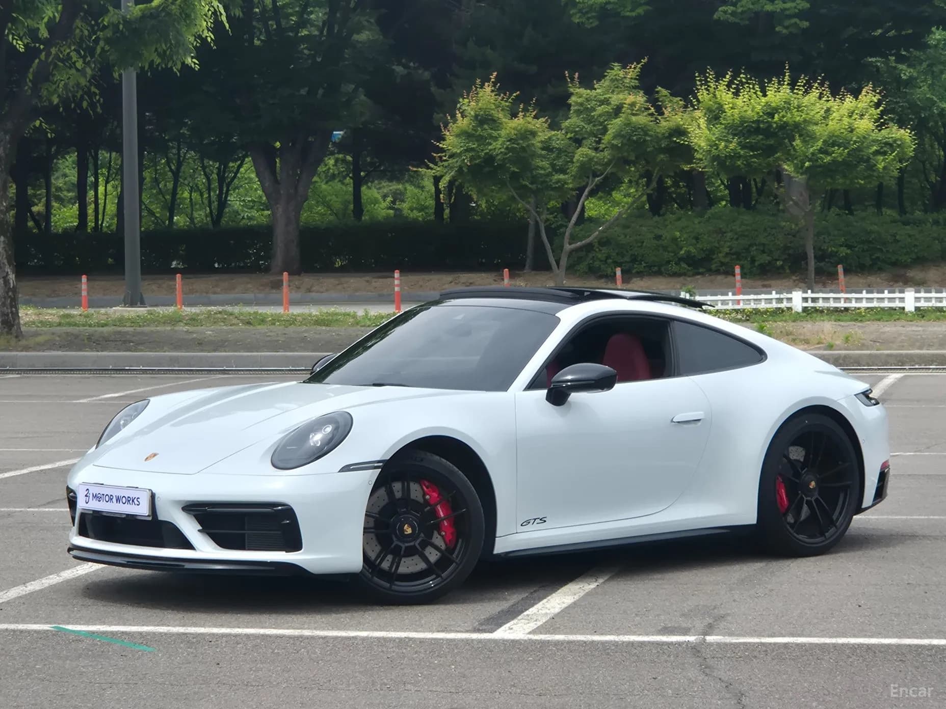 911 (992)