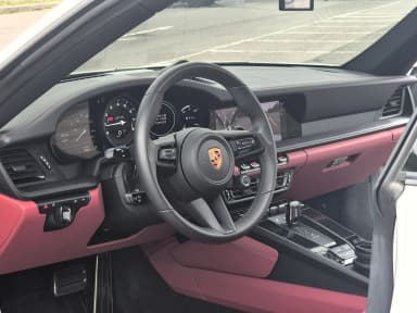 911 (992)