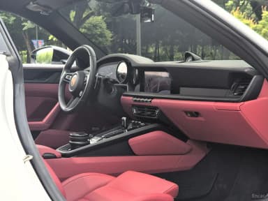 911 (992)