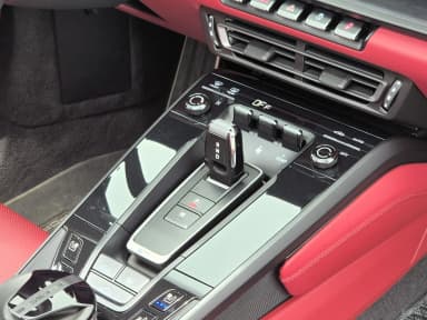 911 (992)