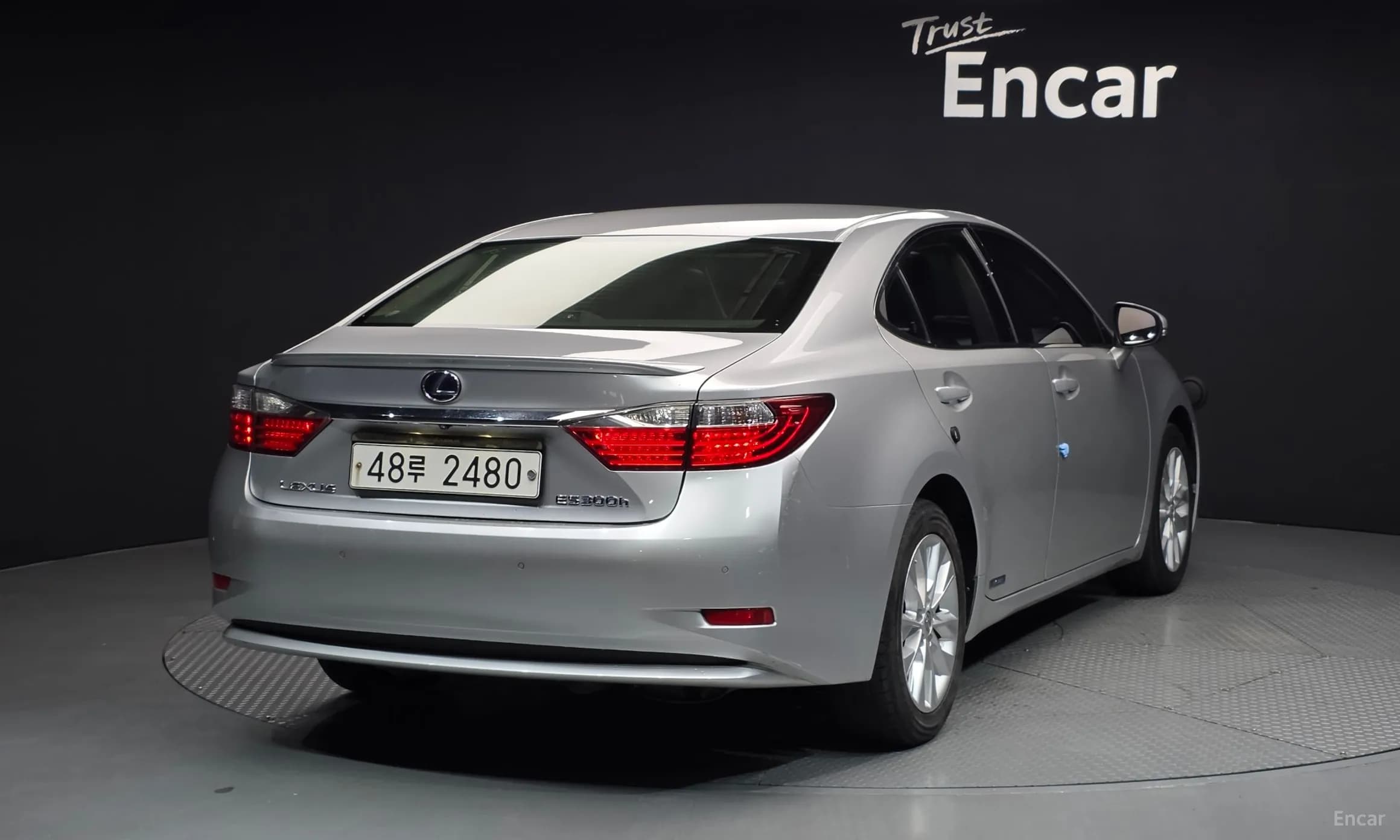 New ES300h