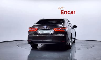 Camry (XV70)