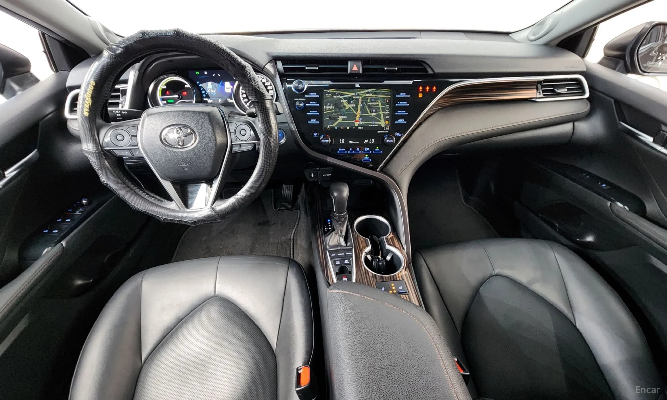 Camry (XV70)