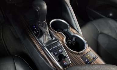 Camry (XV70)