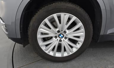 X5 (F15)