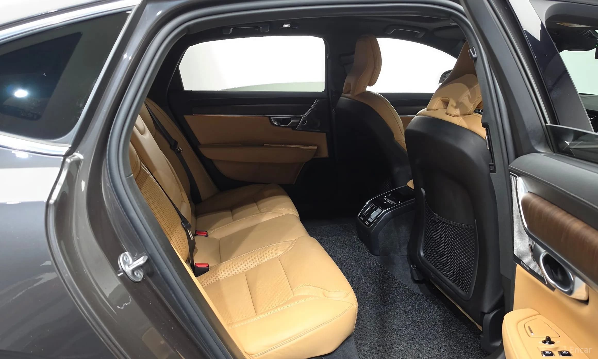 S90