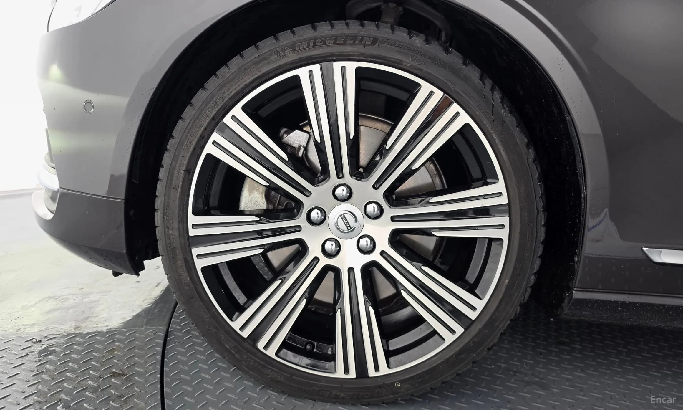 S90