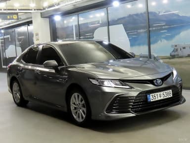 Camry (XV70)