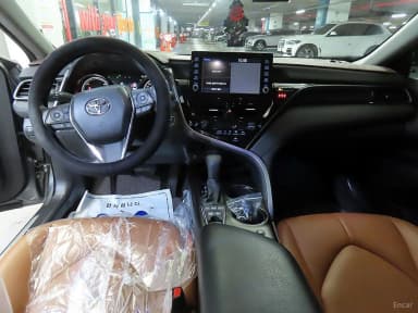 Camry (XV70)