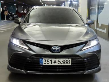 Camry (XV70)