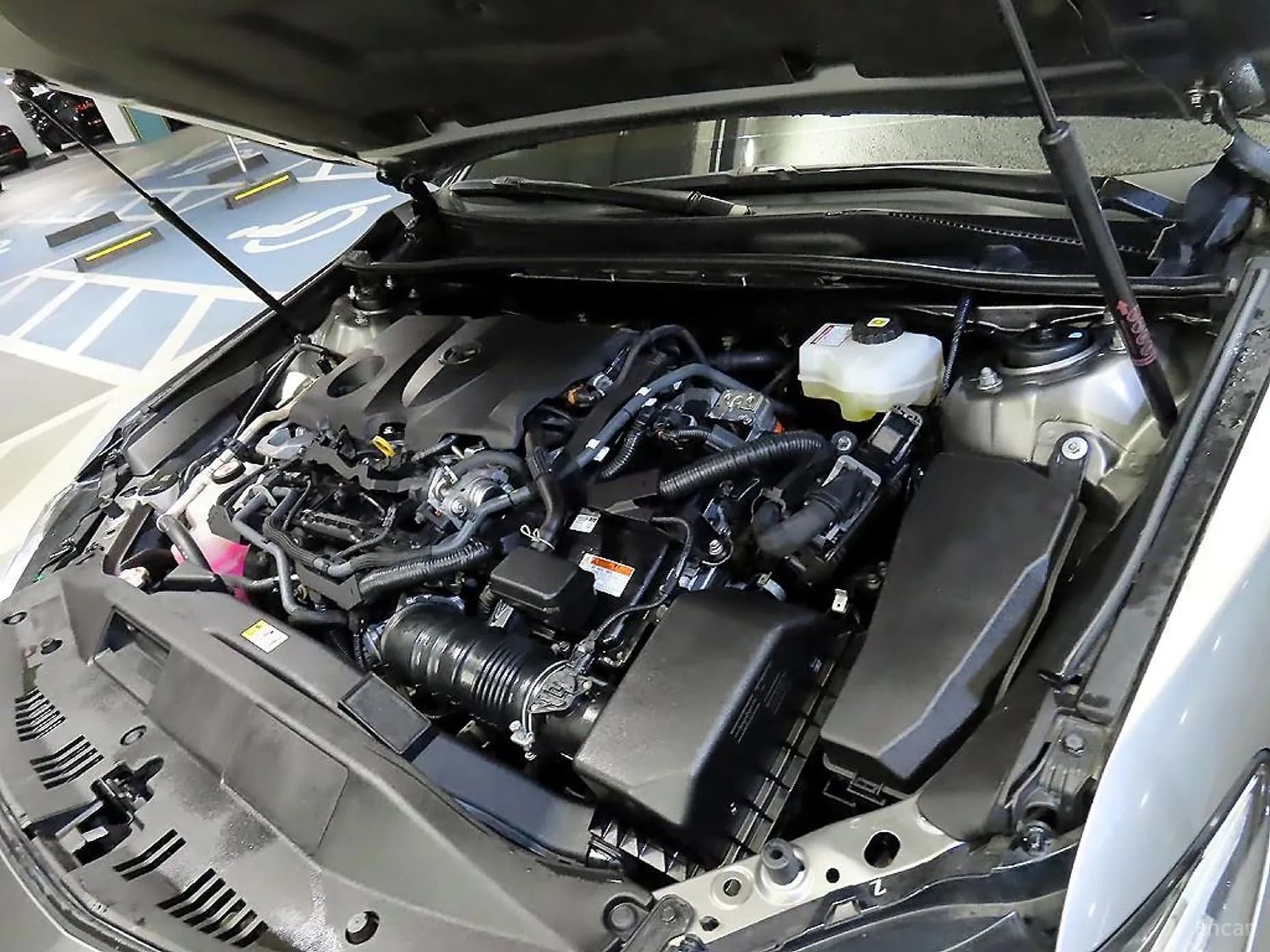 Camry (XV70)