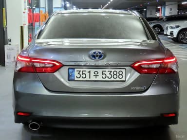 Camry (XV70)