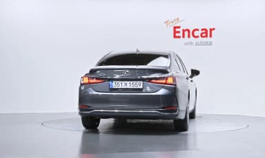 ES300h 7th Generation