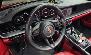 911 (992)