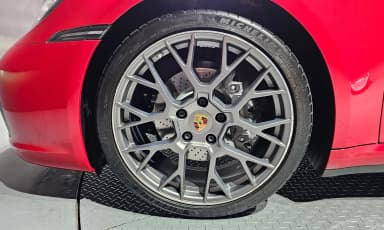 911 (992)