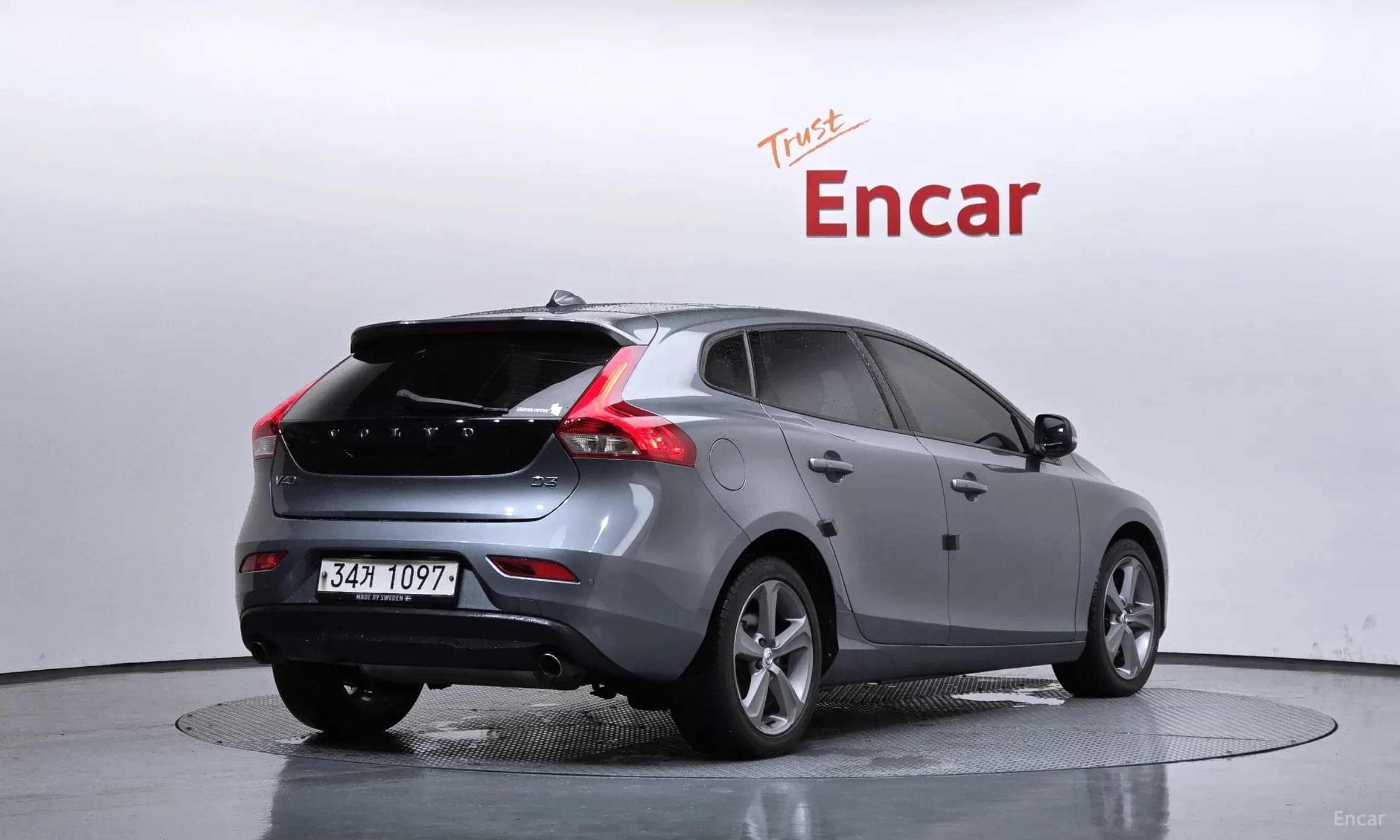 V40