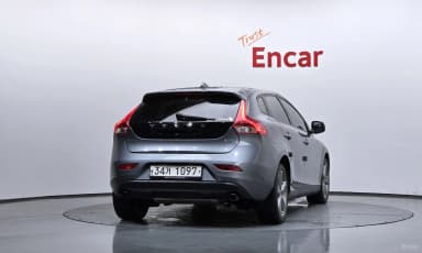 V40