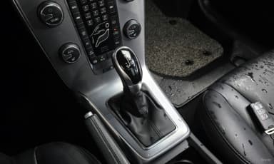 V40