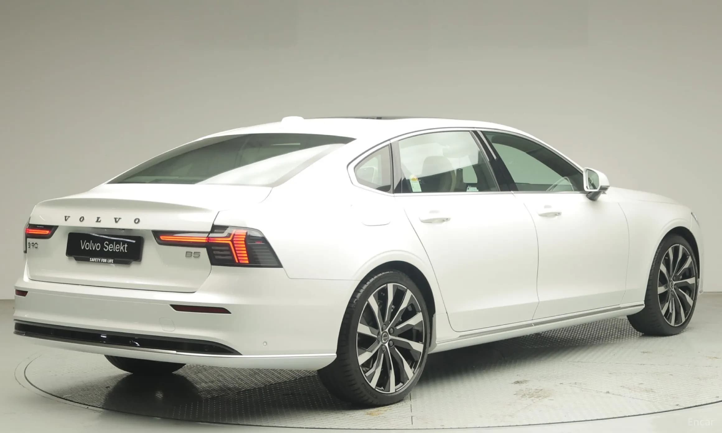 S90
