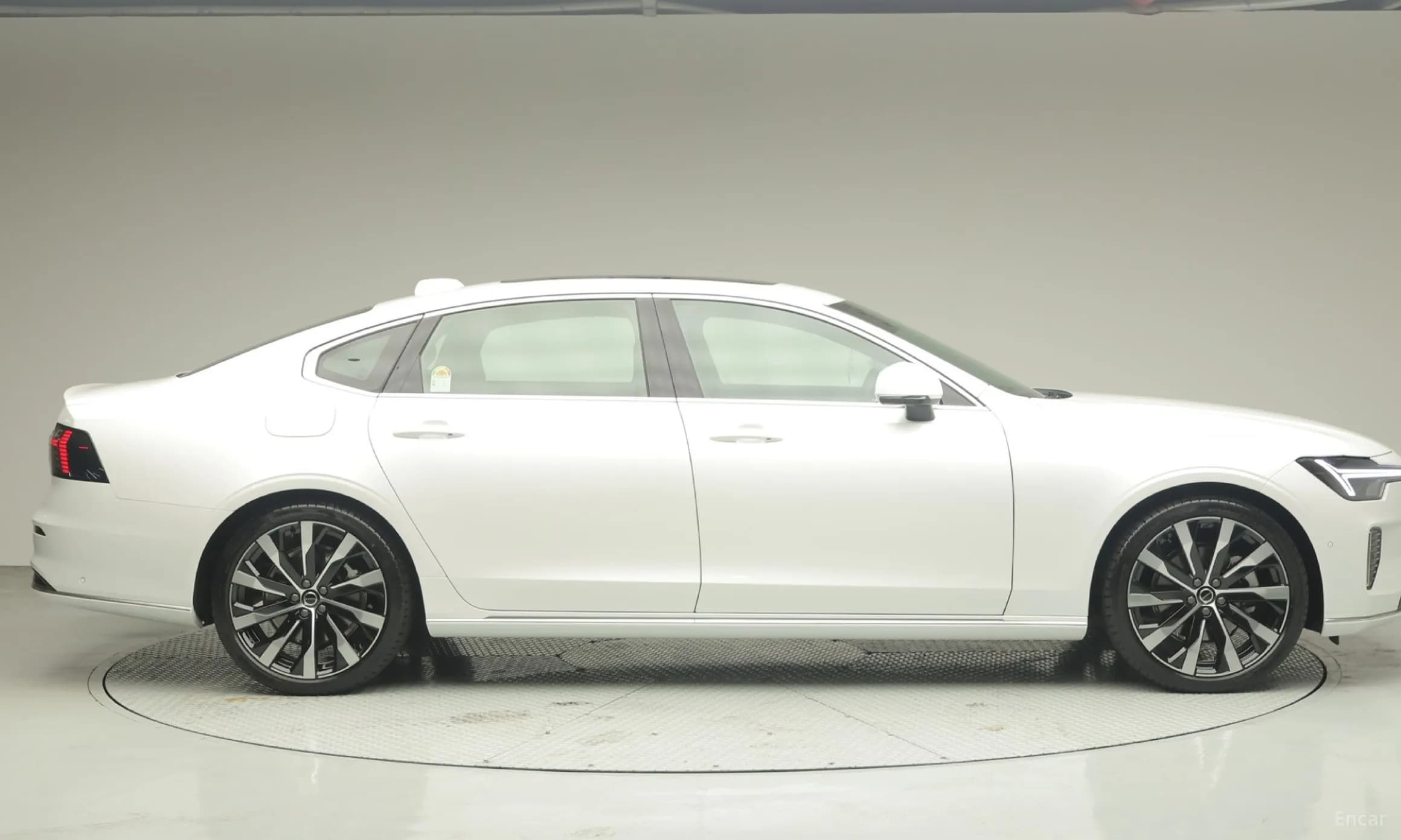 S90