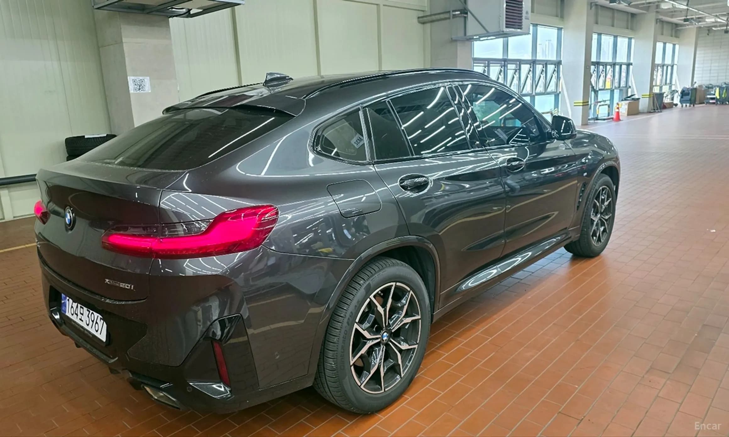 X4 (G02)