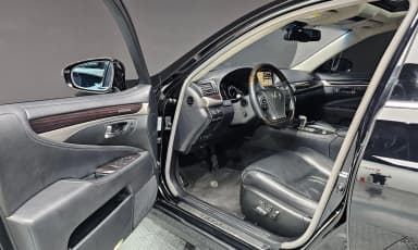 LS600hL