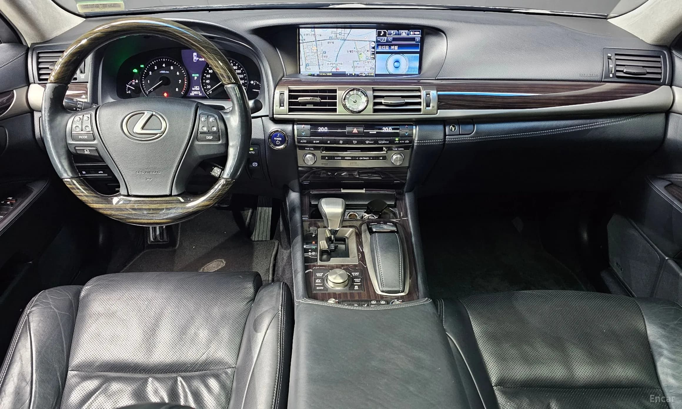 LS600hL