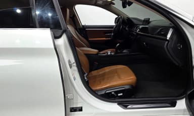 Series 4 (F32)