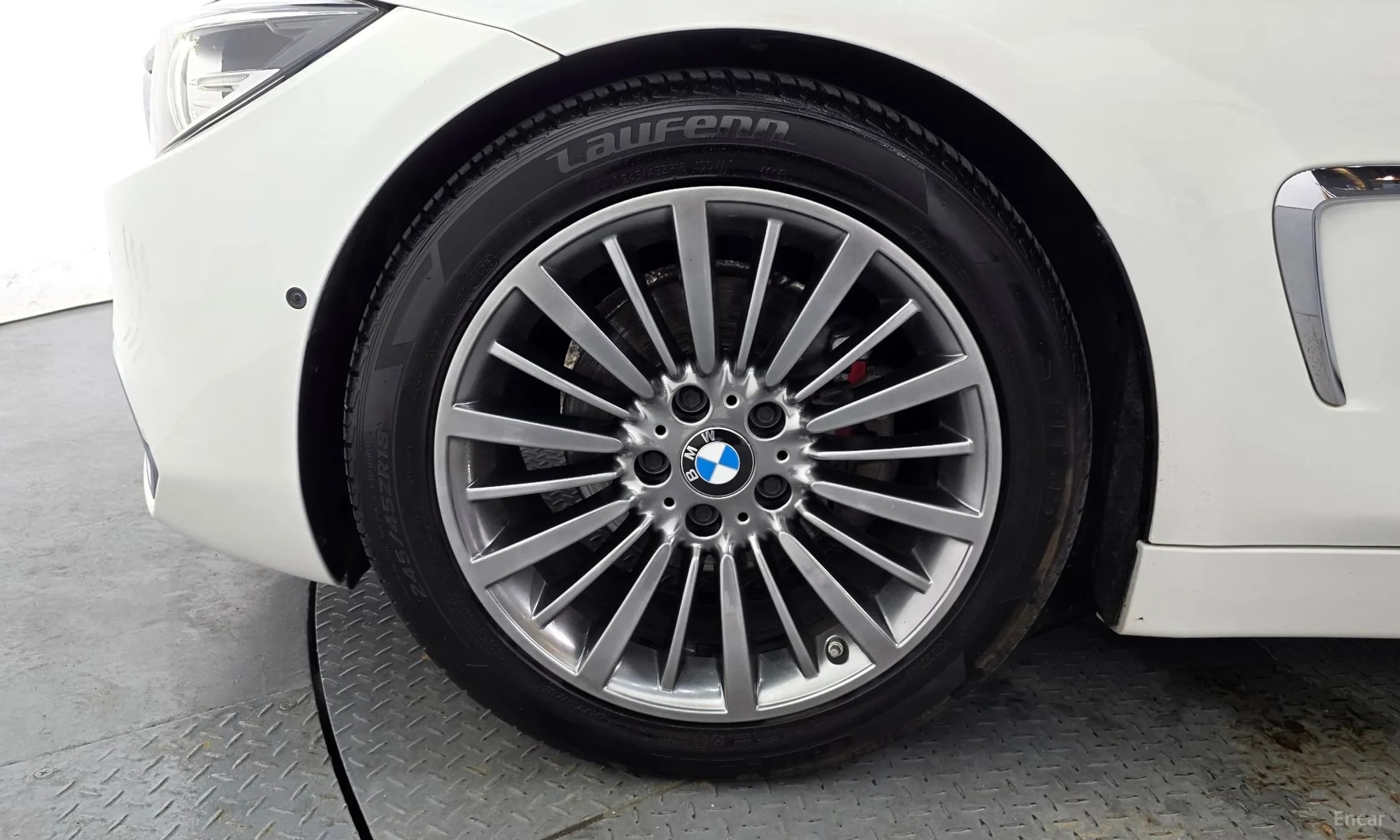 Series 4 (F32)