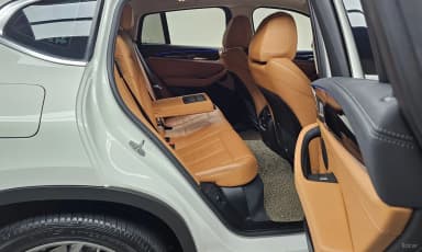 X4 (G02)