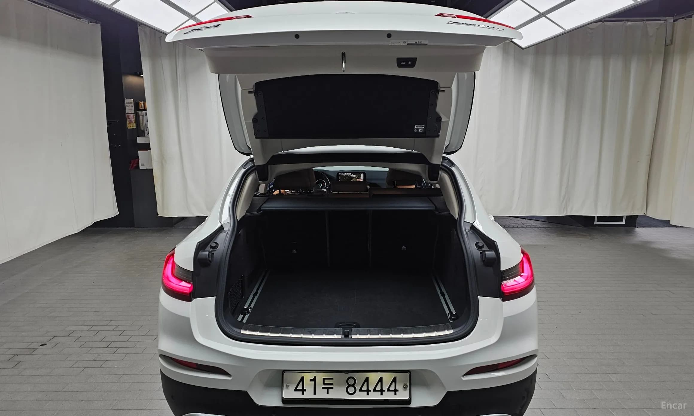 X4 (G02)