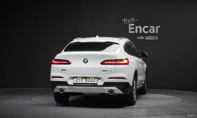 X4 (G02)