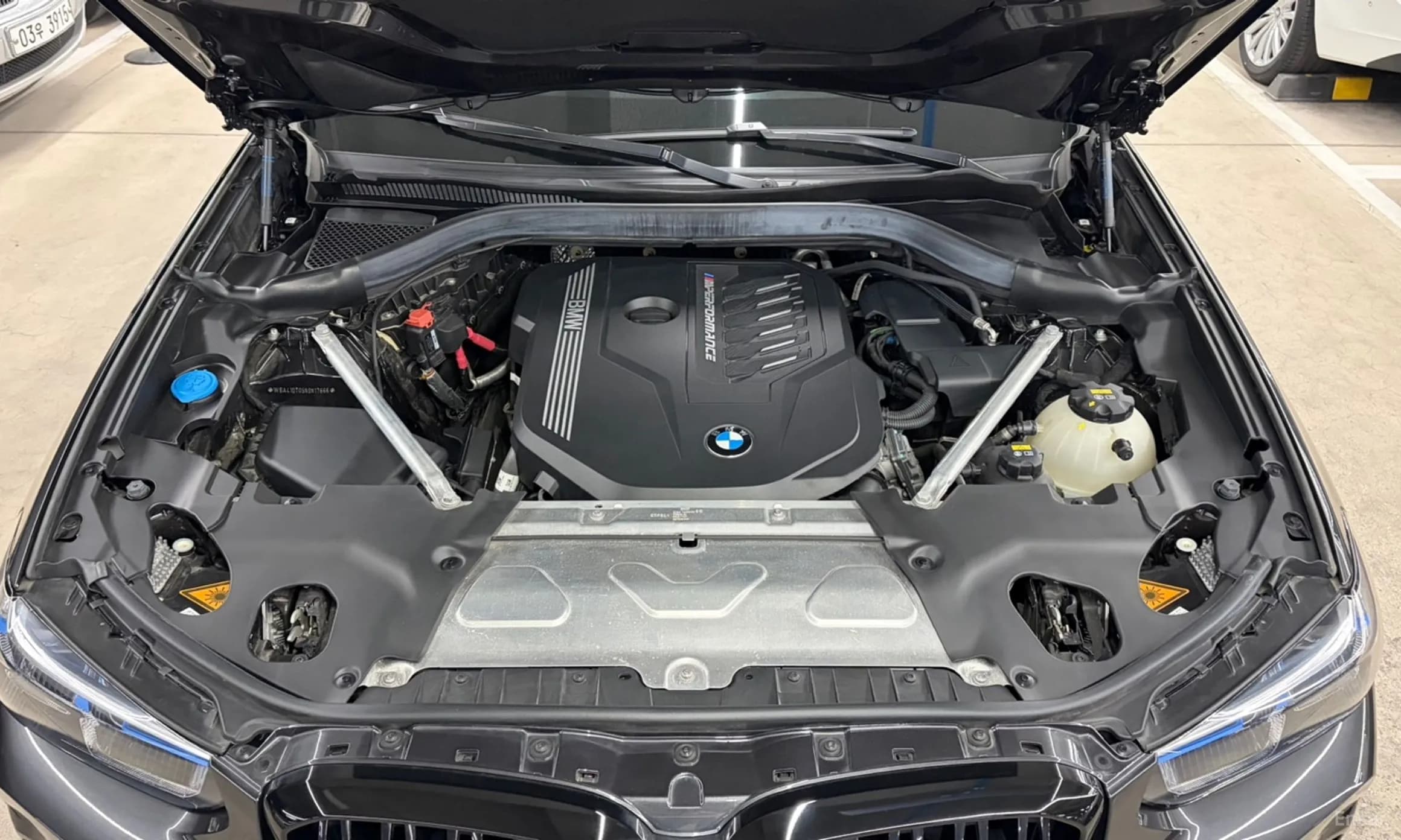 X4 (G02)