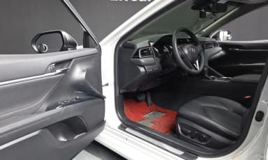 Camry (XV70)