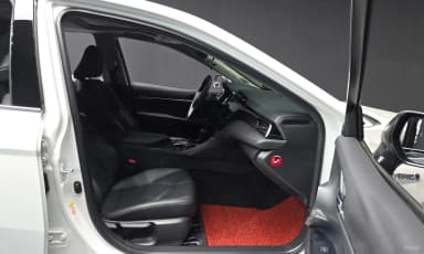 Camry (XV70)