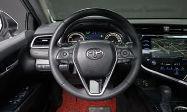 Camry (XV70)