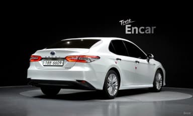 Camry (XV70)