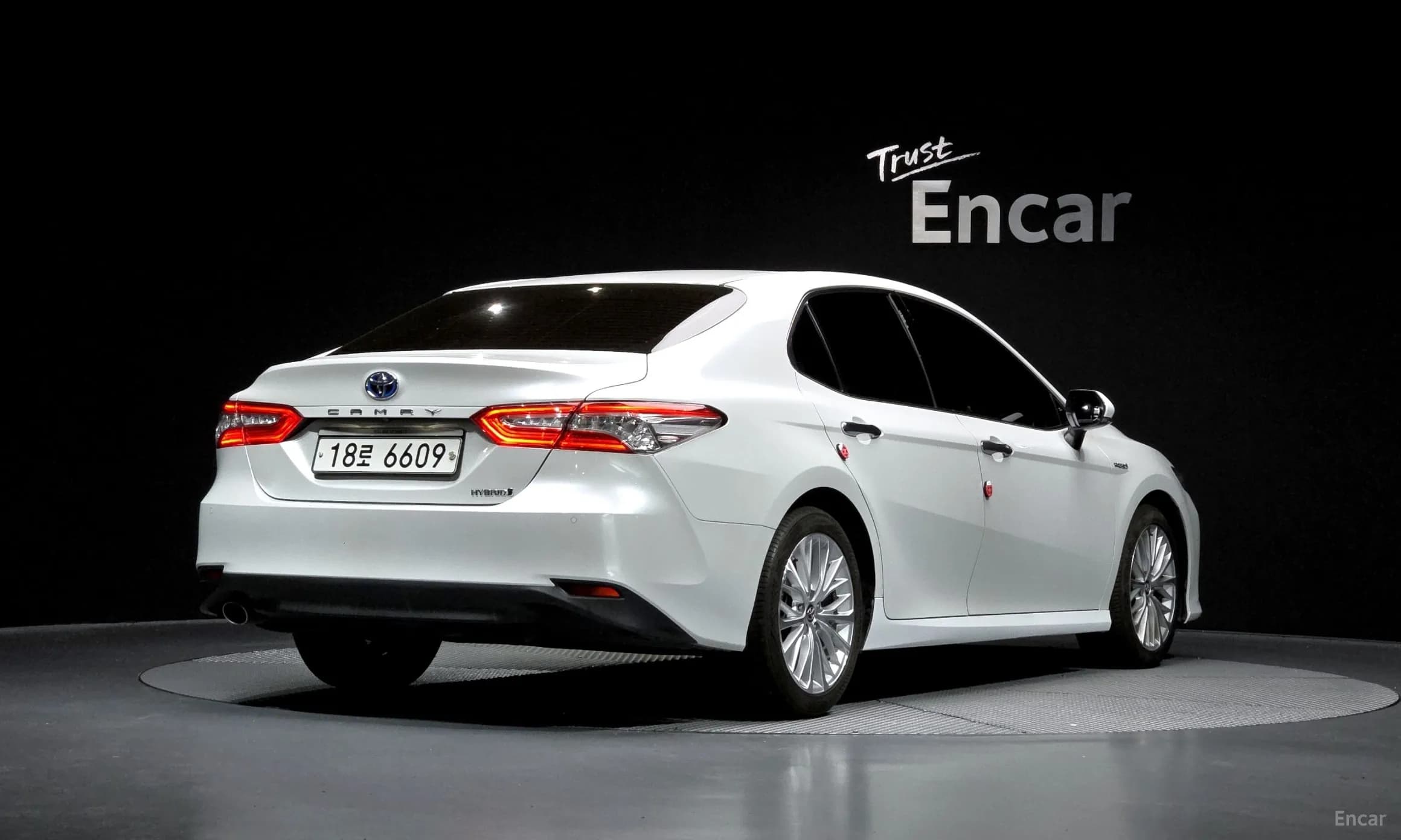 Camry (XV70)