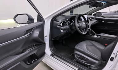 Camry (XV70)