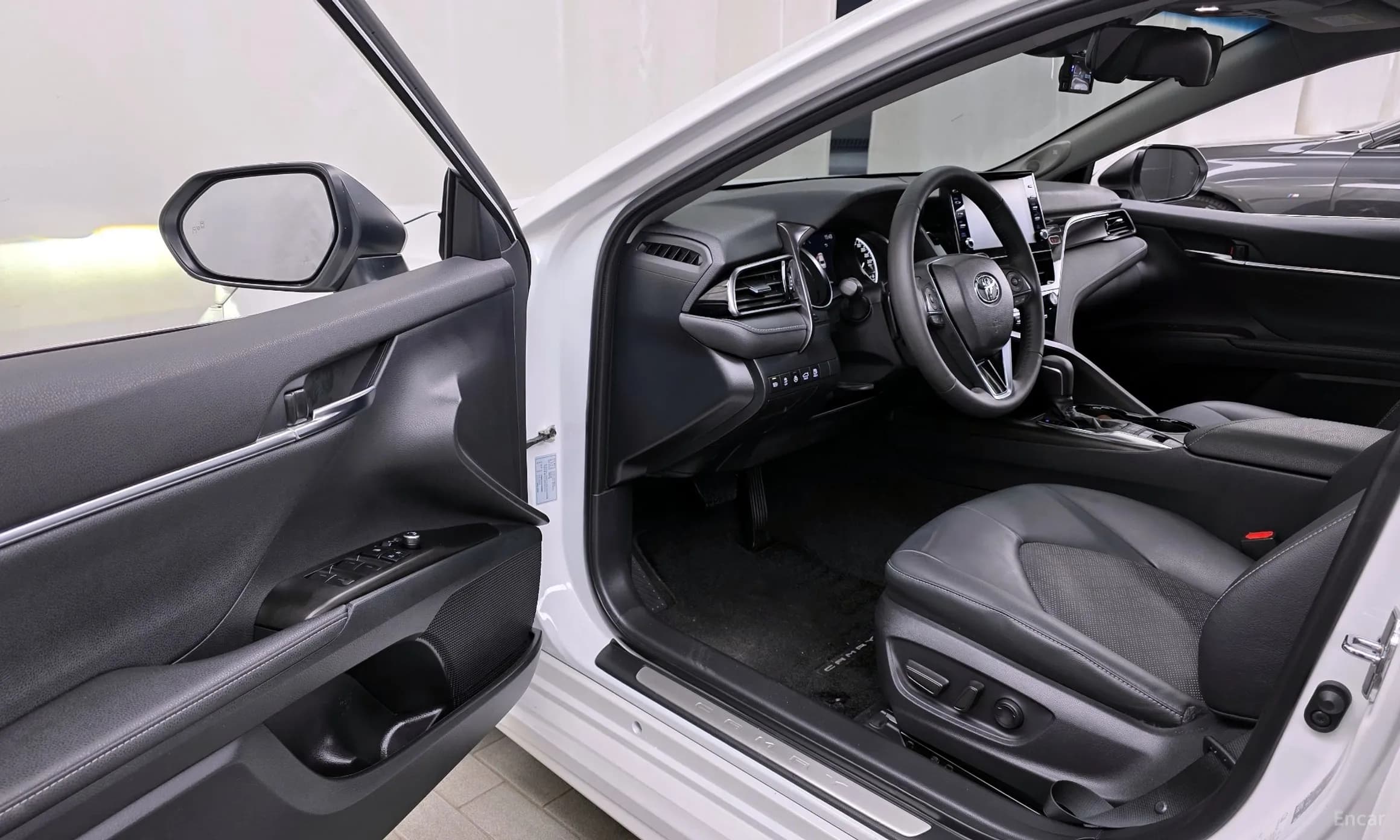 Camry (XV70)
