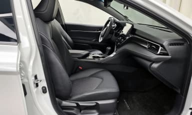 Camry (XV70)