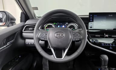 Camry (XV70)